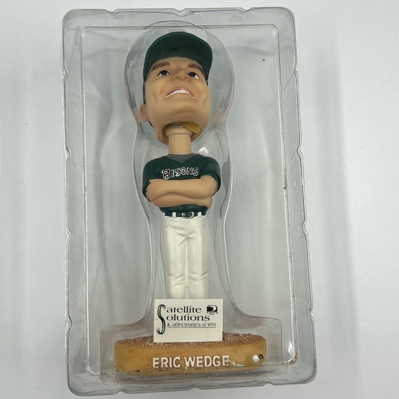 Vintage MiLB Buffalo Bisons ERIC WEDGE Baseball Coach SGA Bobblehead NEW - Picture 8 of 9